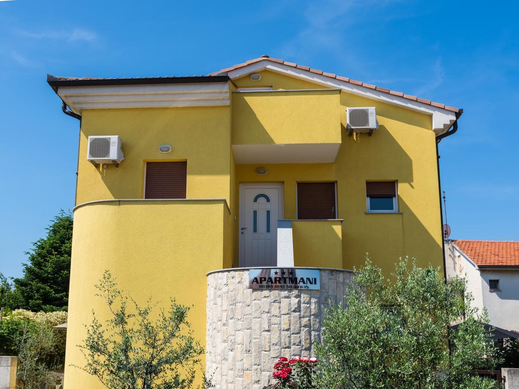 Apartments Manuela プーラ エクステリア 写真
