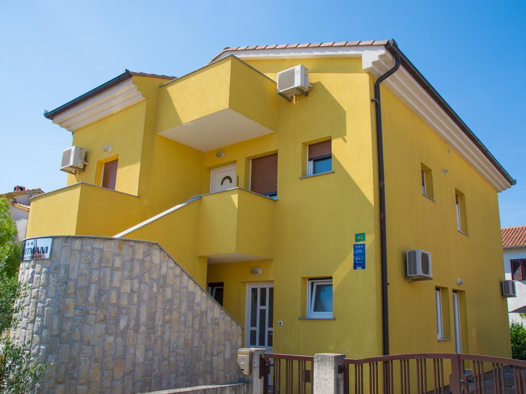 Apartments Manuela プーラ エクステリア 写真